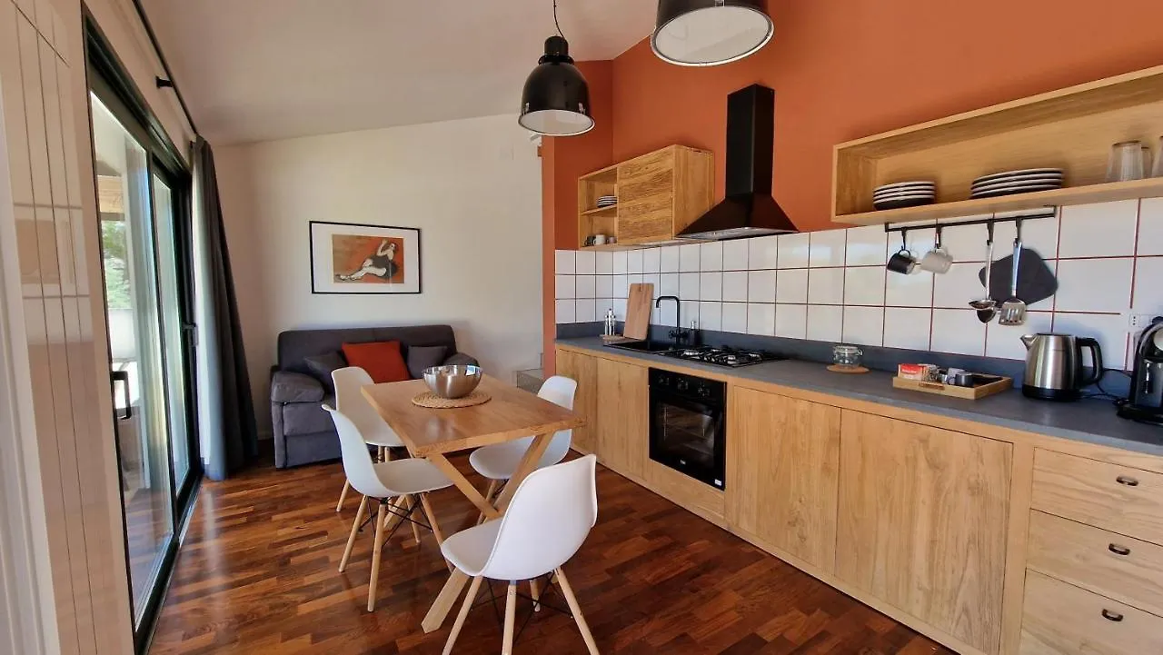 Petrasicula Apartment Aci Trezza 0*,  Italia